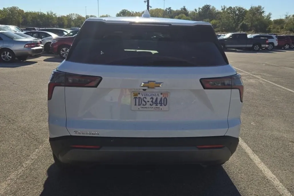 2025 Chevrolet Equinox LT photo 1