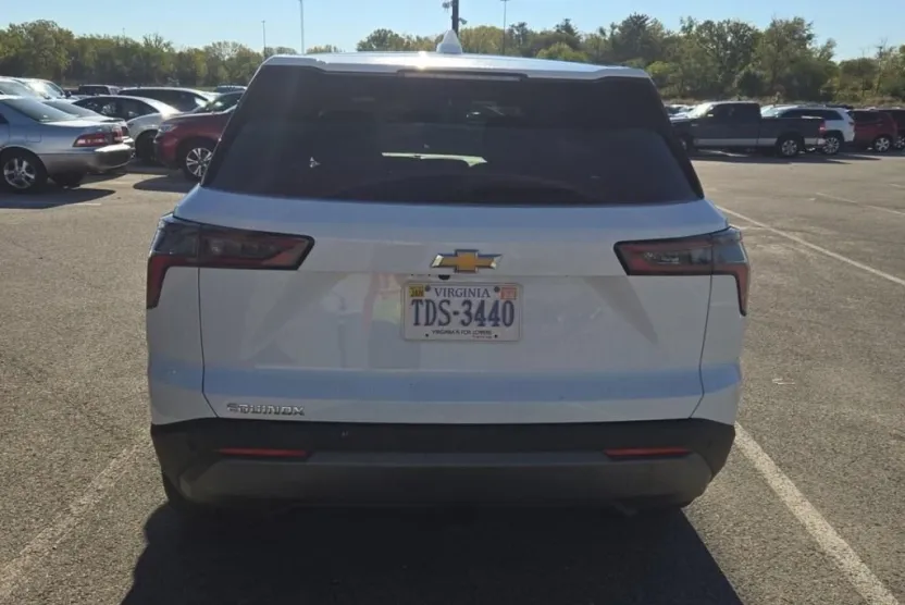 2025 Chevrolet Equinox LT photo 1