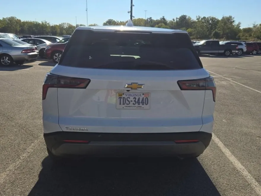 2025 Chevrolet Equinox LT photo 1