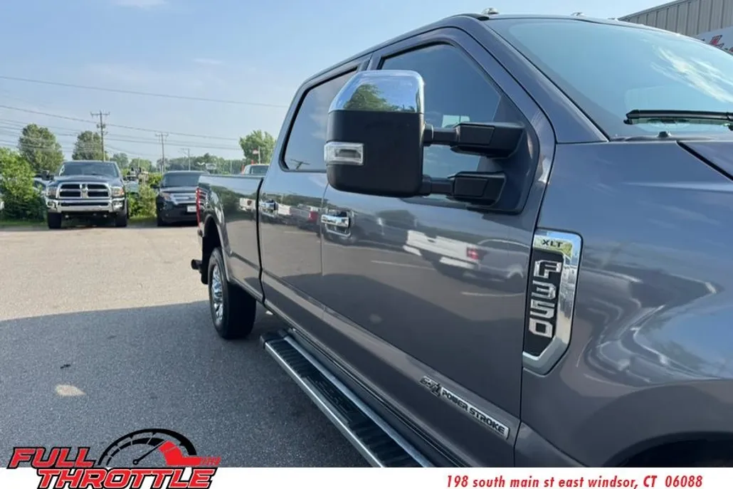 2022 Ford F-350 XLT photo 1