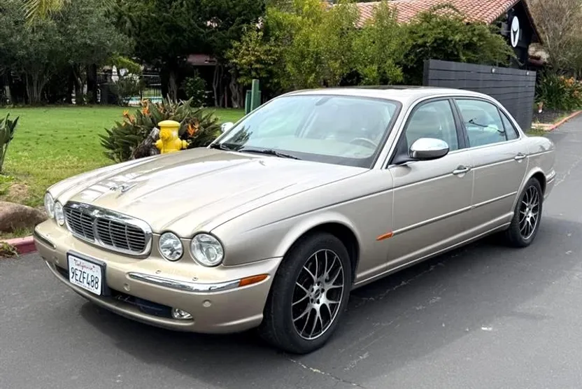2005 Jaguar XJ Vanden Plas Super V8 LWB photo 1