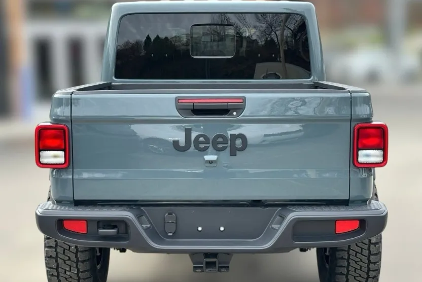 2025 Jeep Gladiator Sport photo 1