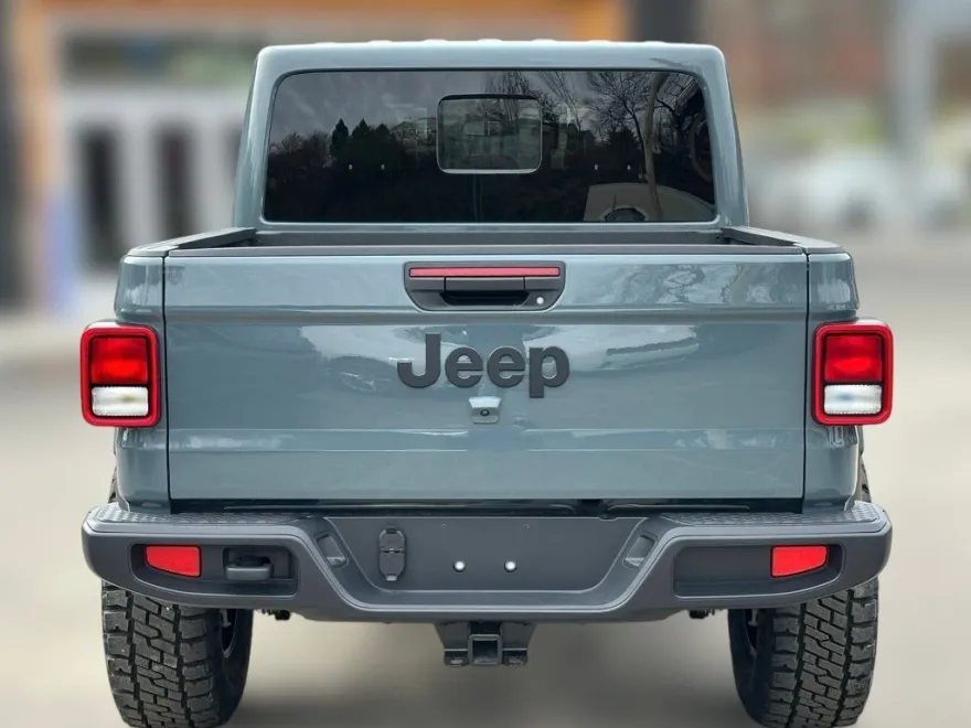 2025 Jeep Gladiator Sport photo 1