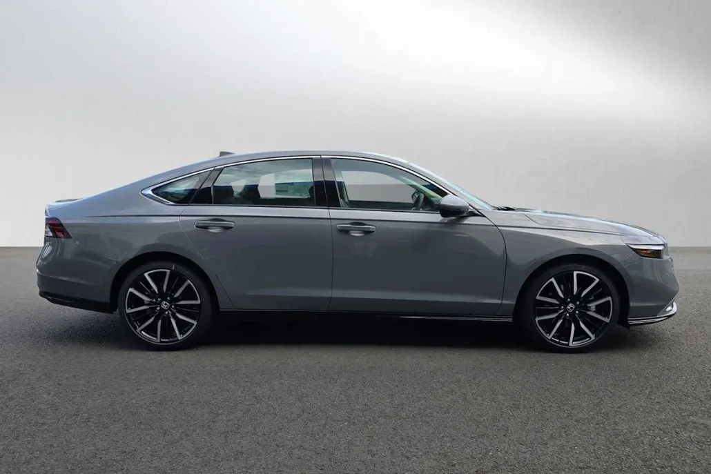 2025 Honda Accord Hybrid Touring photo 1