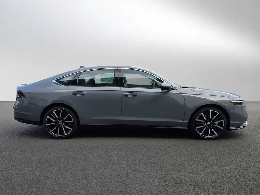 2025 Honda Accord Hybrid Touring photo 1