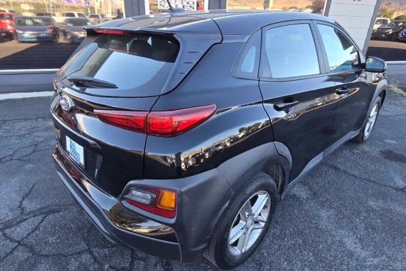 2021 Hyundai Kona SE photo 1