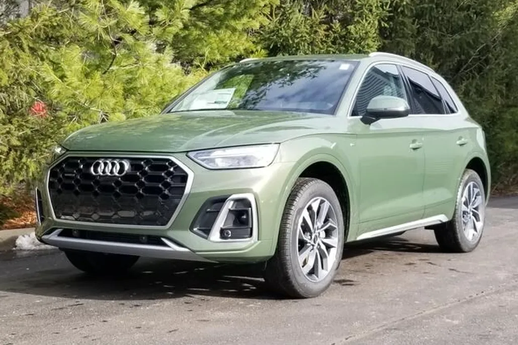 2025 Audi Q5 S line 45 TFSI photo 1