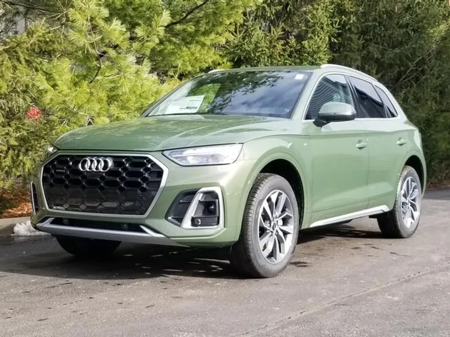 2025 Audi Q5 S line 45 TFSI photo 1