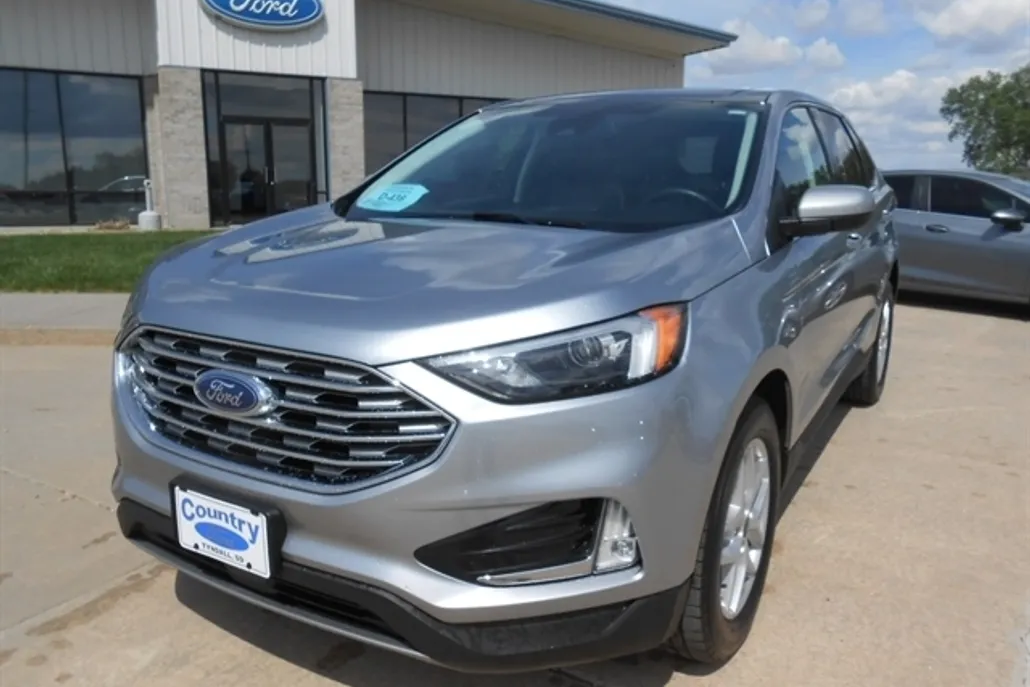 2022 Ford Edge SEL photo 1