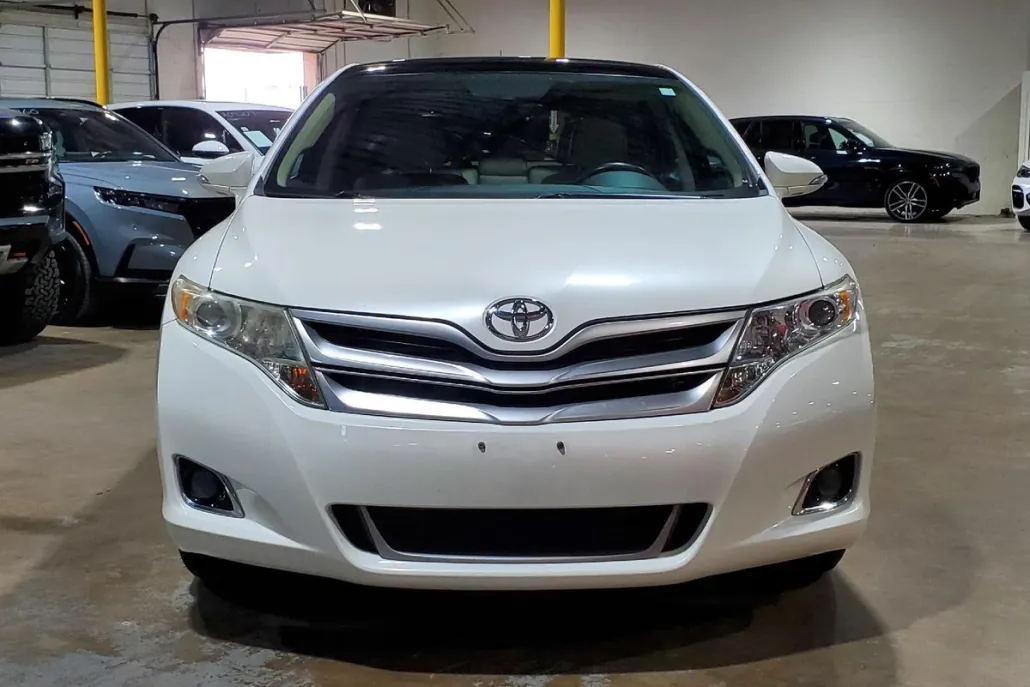 2015 Toyota Venza XLE photo 1
