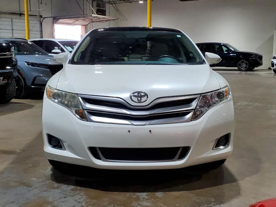 2015 Toyota Venza XLE photo 1