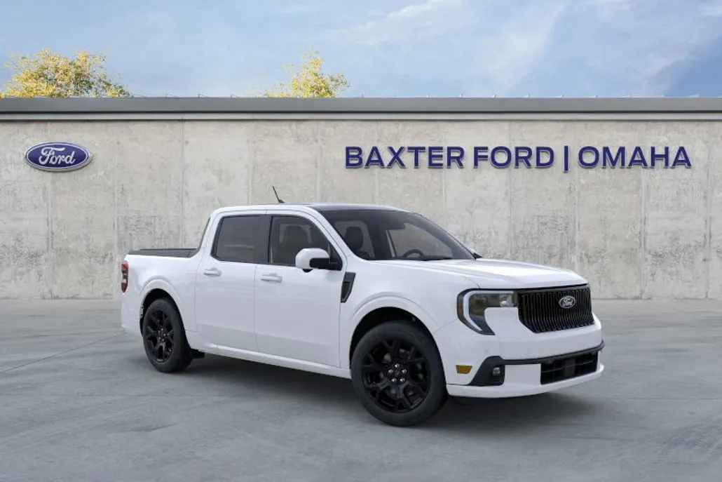 2025 Ford Maverick photo 1