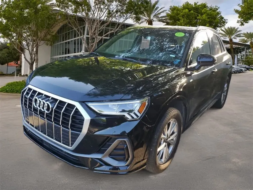 2024 Audi Q3 S line Premium photo 1