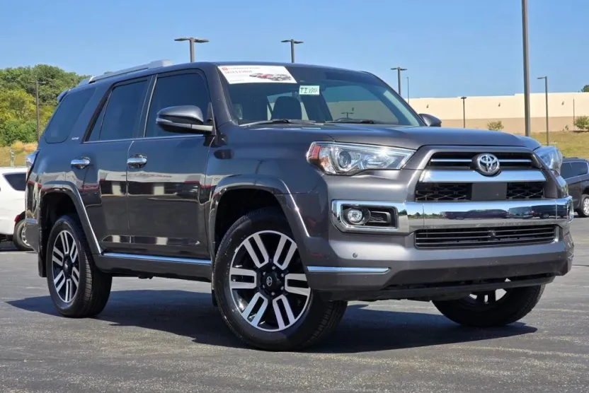 2023 Toyota 4Runner Limited photo 1