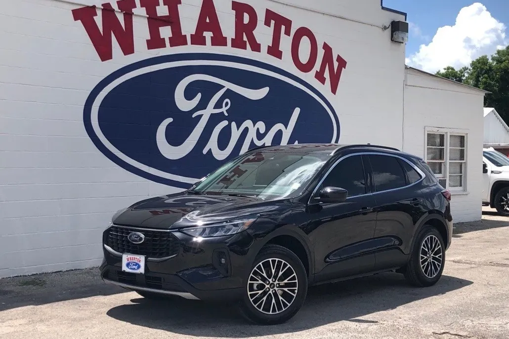 2025 Ford Escape photo 1