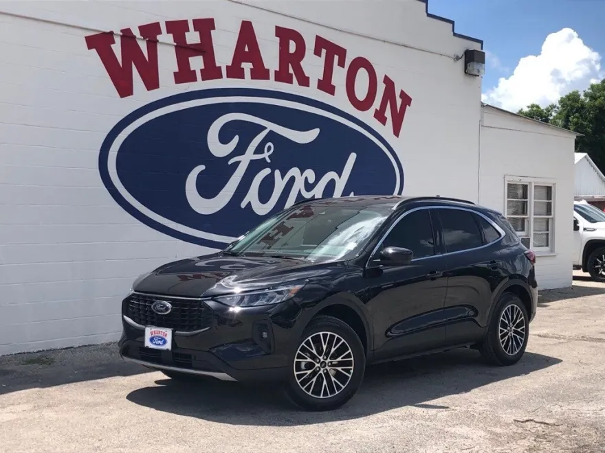 2025 Ford Escape photo 1