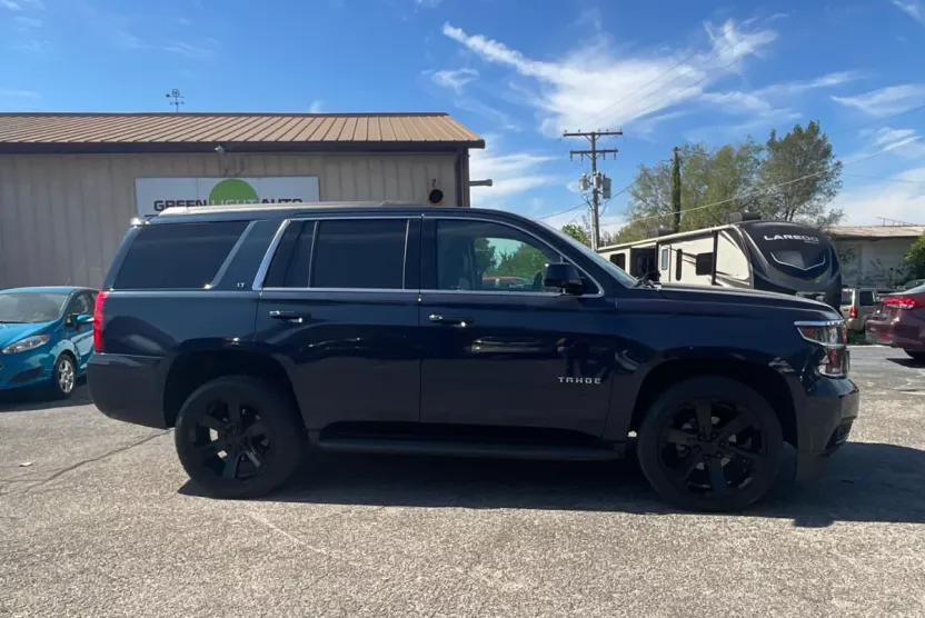 2019 Chevrolet Tahoe LT photo 1