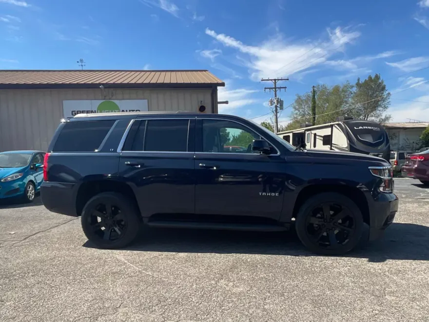 2019 Chevrolet Tahoe LT photo 1