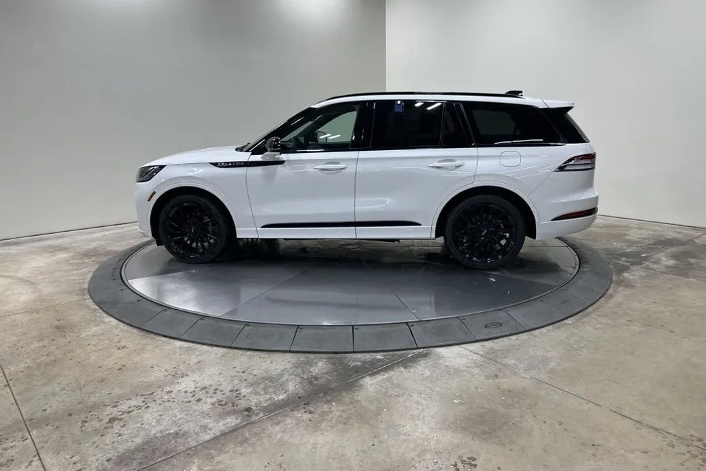 2025 Lincoln Aviator Reserve photo 1