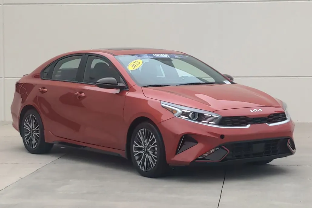 2023 Kia Forte GT-Line photo 1