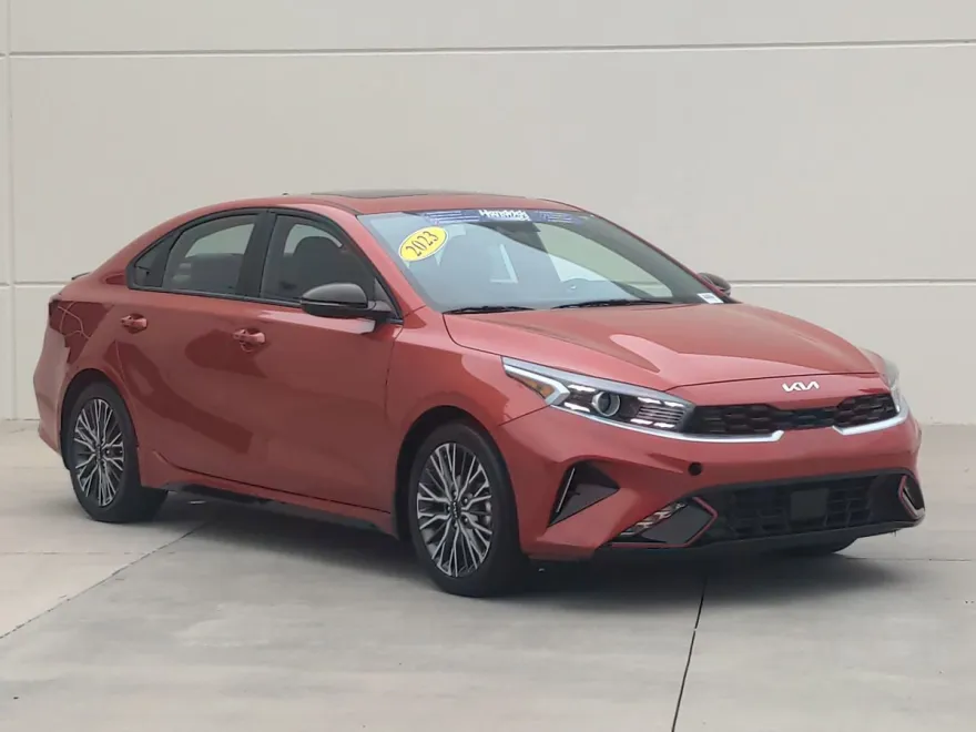2023 Kia Forte GT-Line photo 1