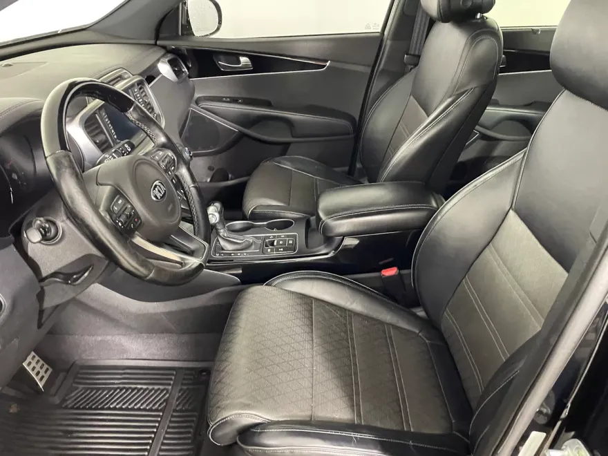 2016 Kia Sorento SX Limited photo 1