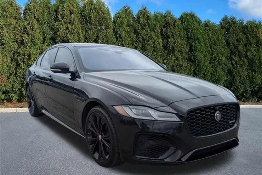 2021 Jaguar XF R-Dynamic SE photo 1