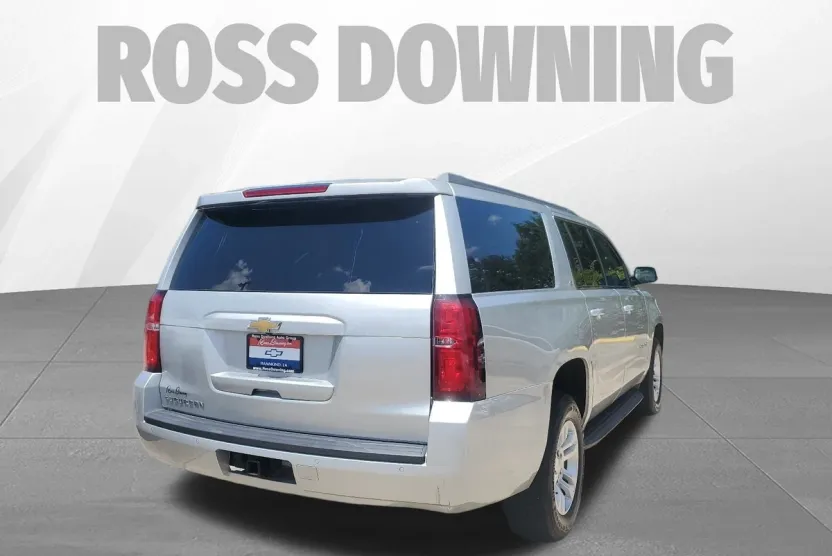 2019 Chevrolet Suburban LT photo 1