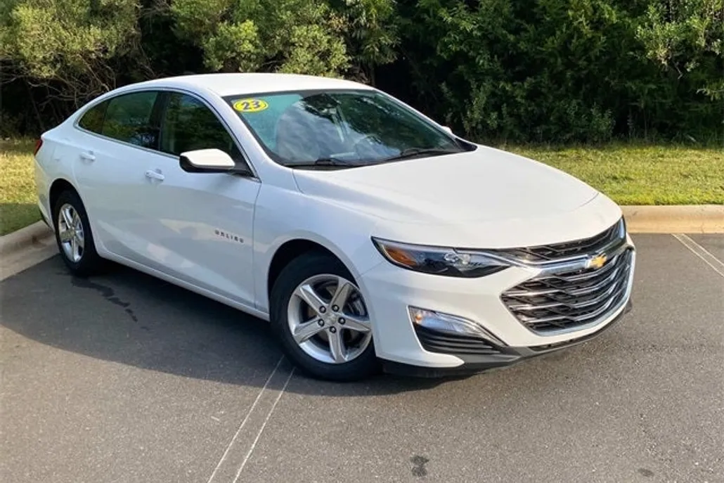 2023 Chevrolet Malibu LS photo 1