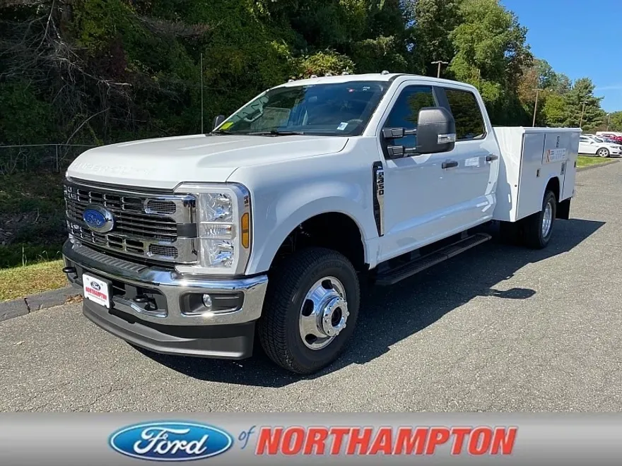 2026 Ford F-350 XL photo 1