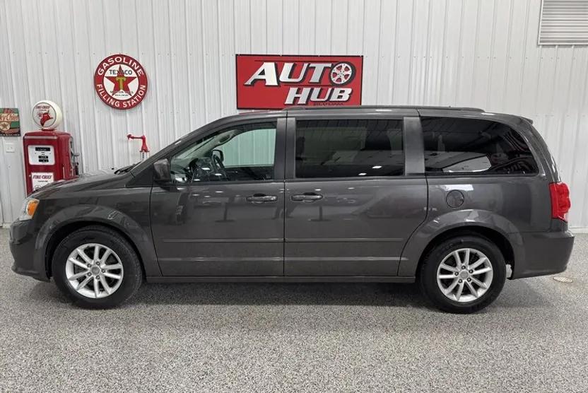 2016 Dodge Grand Caravan SXT photo 1