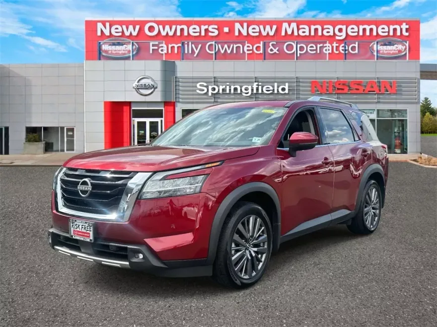 2023 Nissan Pathfinder SL photo 1