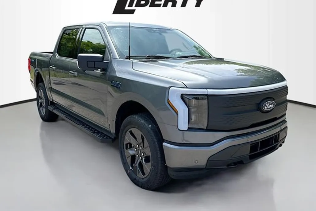 2025 Ford F-150 Lightning photo 1