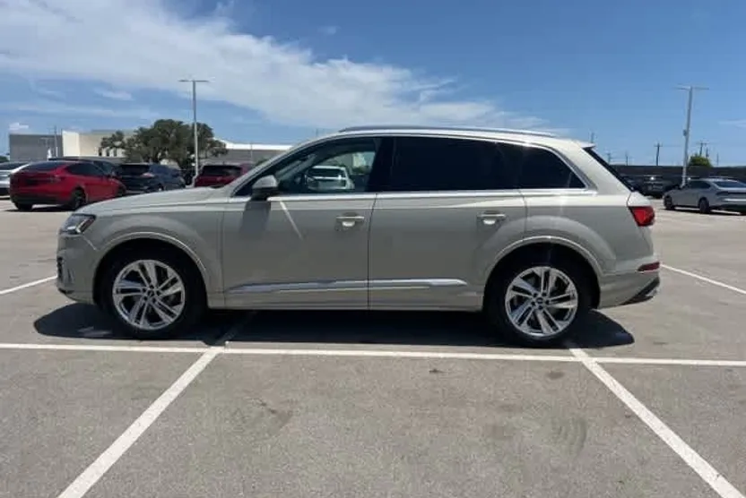 2022 Audi Q7 55 Premium photo 1