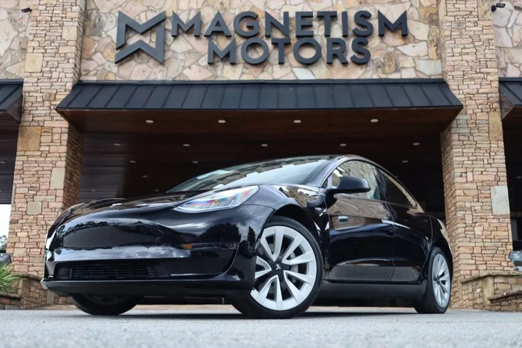 2021 Tesla Model 3 Standard Range Plus photo 1
