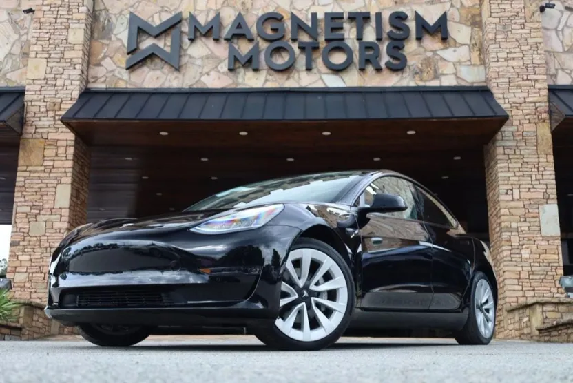2021 Tesla Model 3 Standard Range Plus photo 1