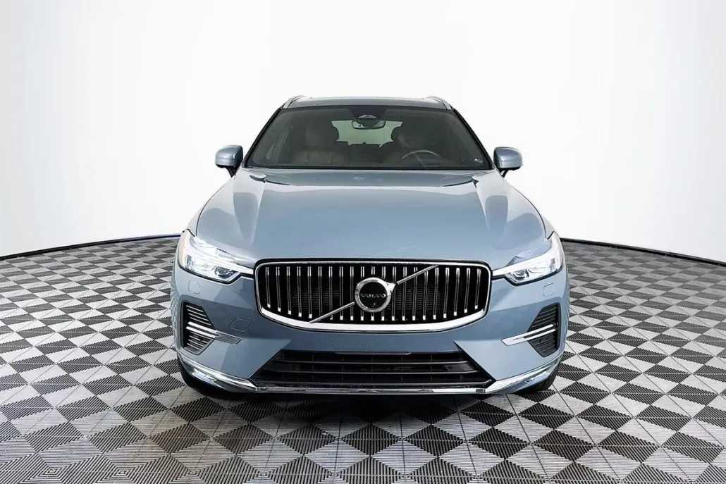 2023 Volvo XC60 Ultimate photo 1