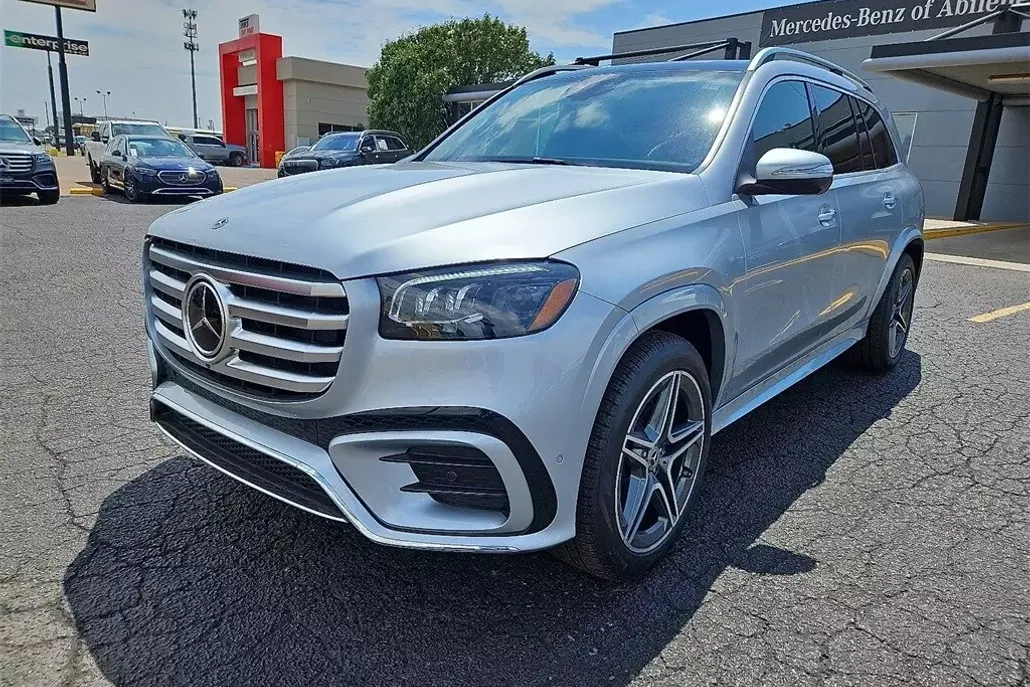 2025 Mercedes Benz GLS 450 4MATIC photo 1