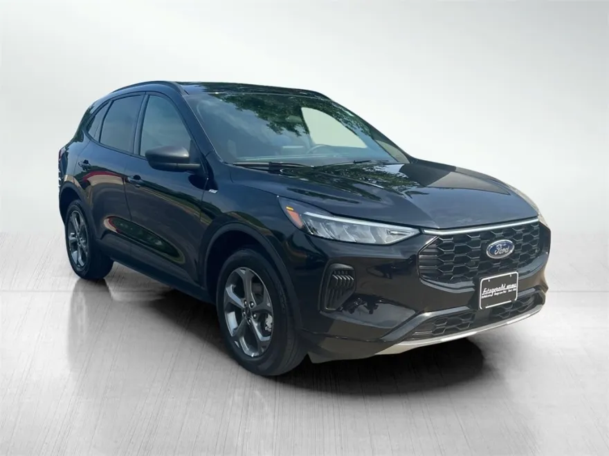 2025 Ford Escape ST-Line photo 1