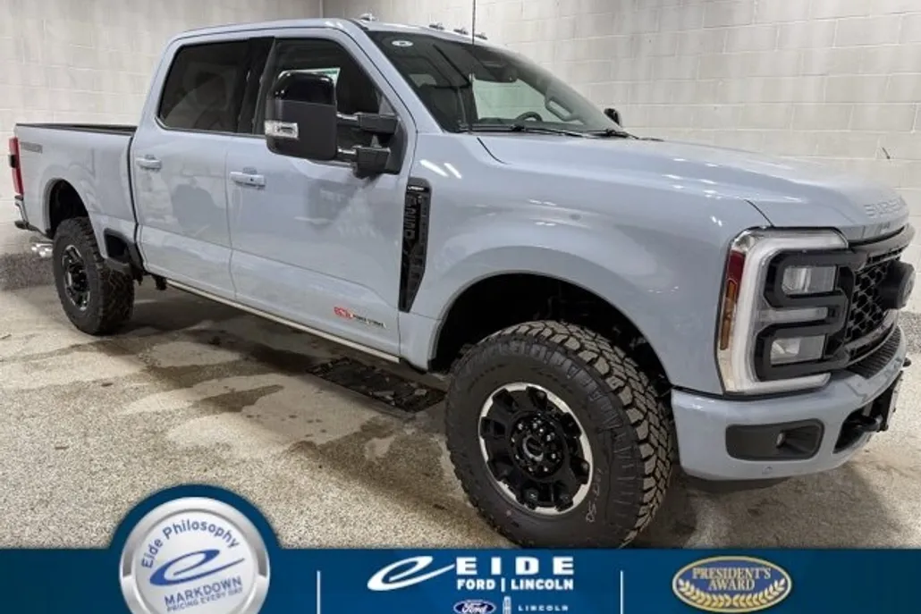 2025 Ford F-250 Lariat photo 1