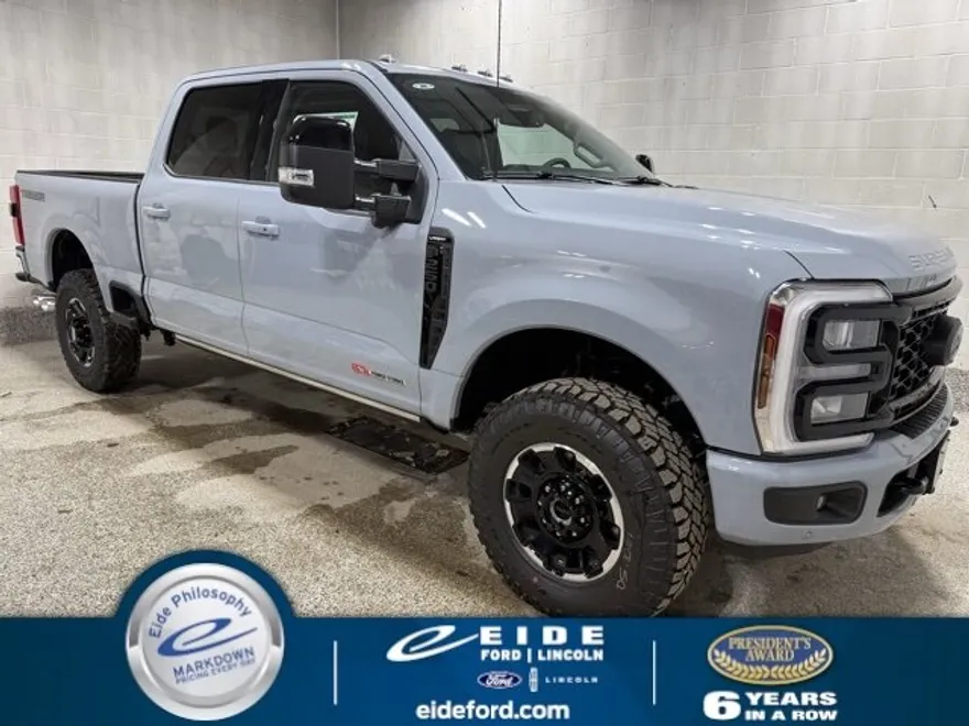 2025 Ford F-250 Lariat photo 1