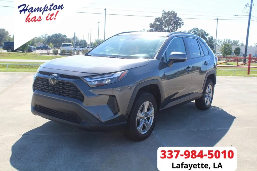 2024 Toyota RAV4 XLE photo 1