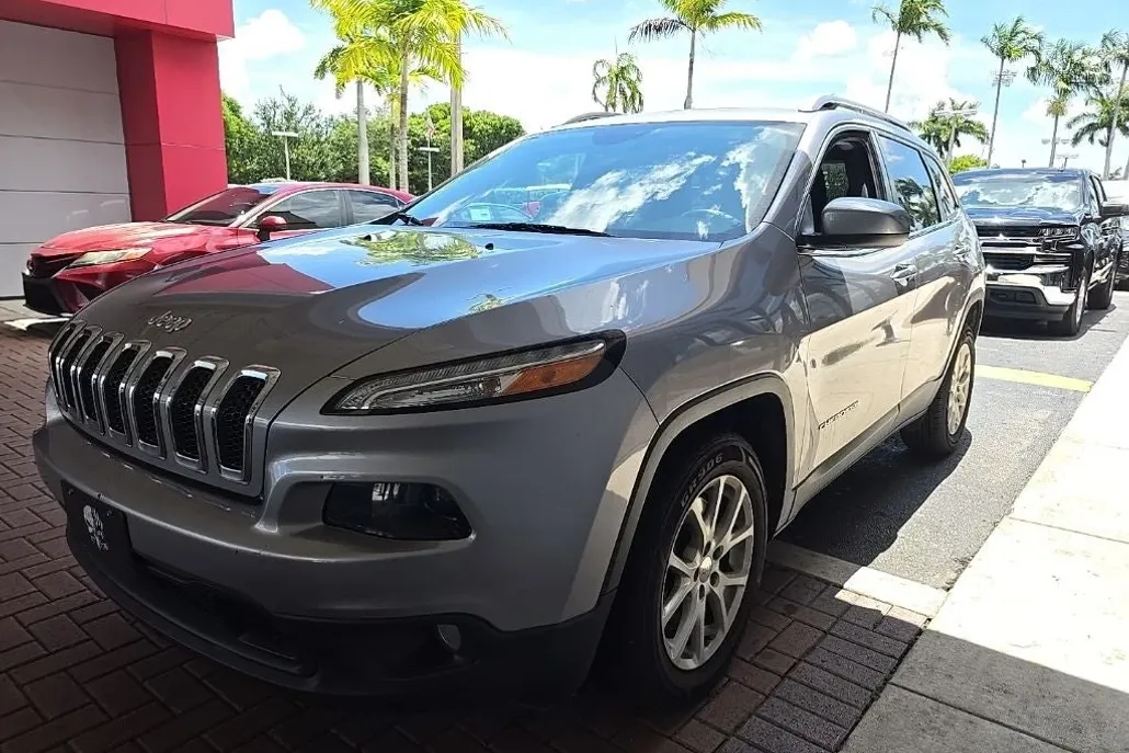 2018 Jeep Cherokee Latitude photo 1