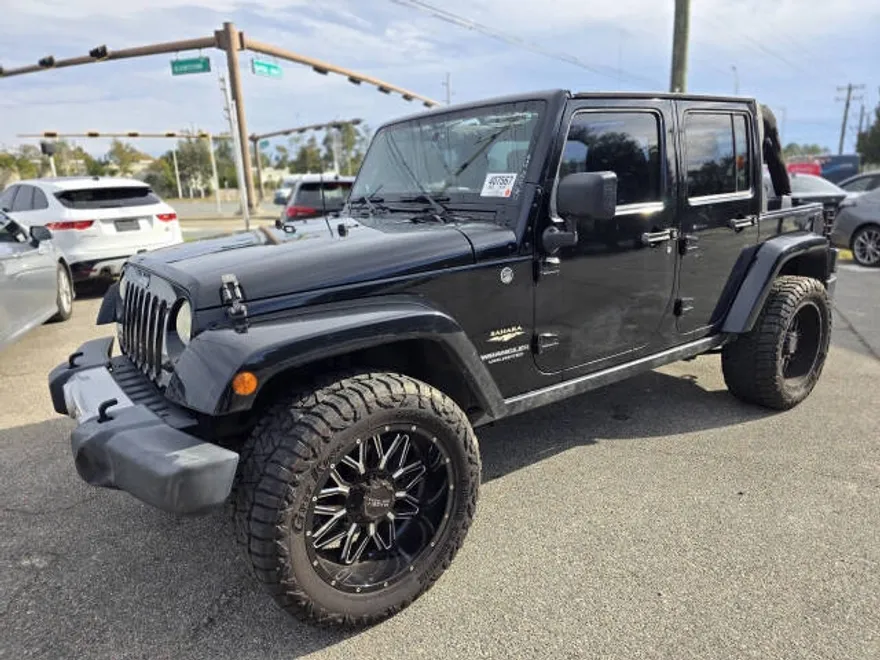 2014 Jeep Wrangler Unlimited Sahara photo 1