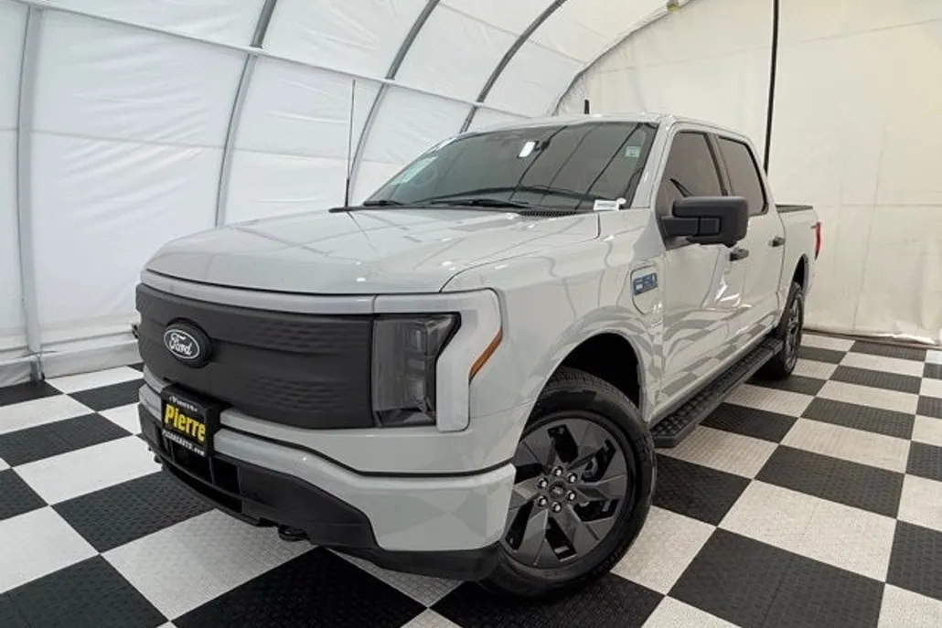 2024 Ford F-150 Lightning XLT photo 1