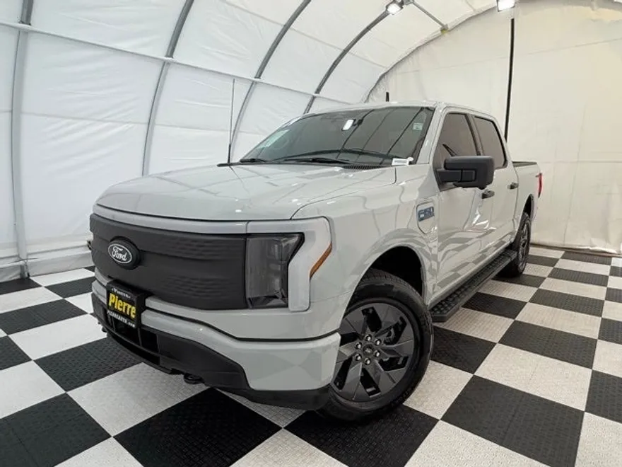 2024 Ford F-150 Lightning XLT photo 1