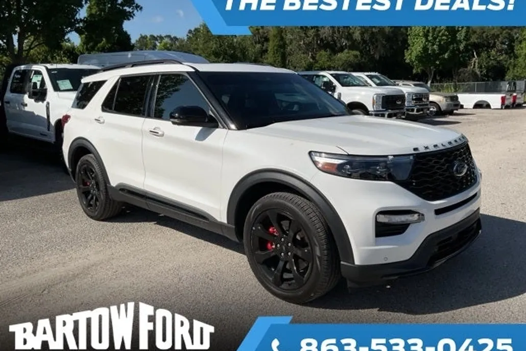 2023 Ford Explorer ST photo 1