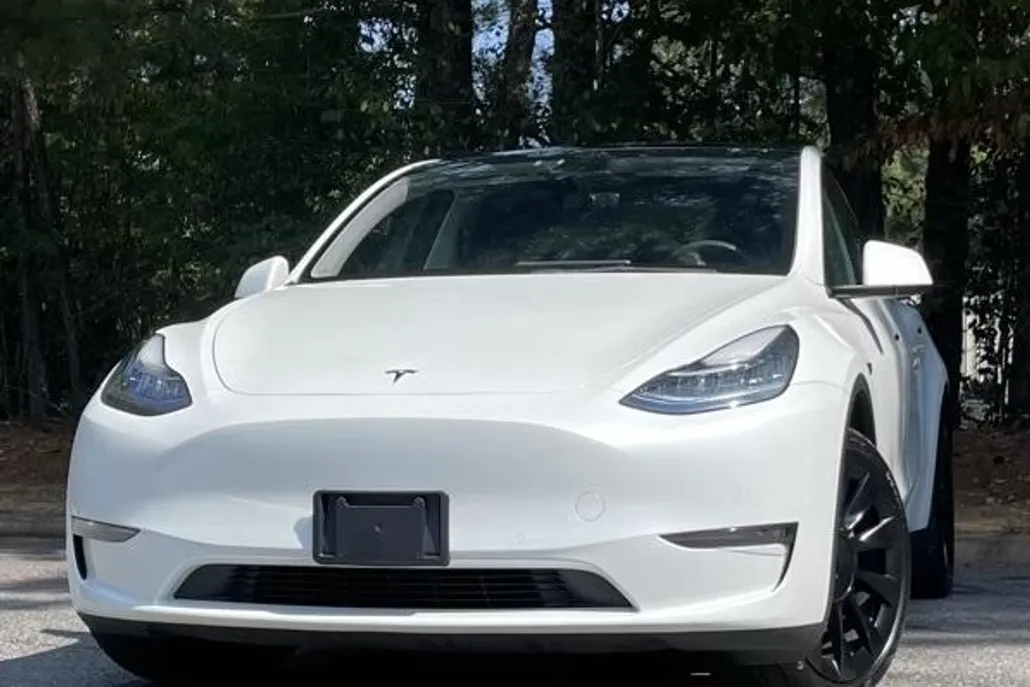 2021 Tesla Model Y Long Range photo 1