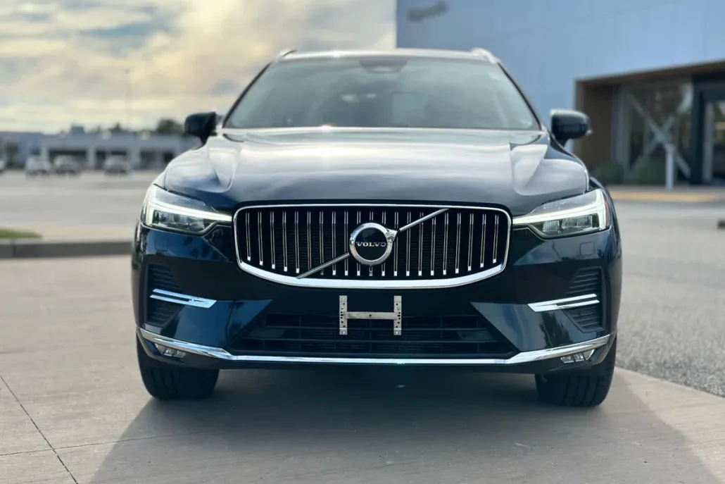 2022 Volvo XC60 Inscription photo 1