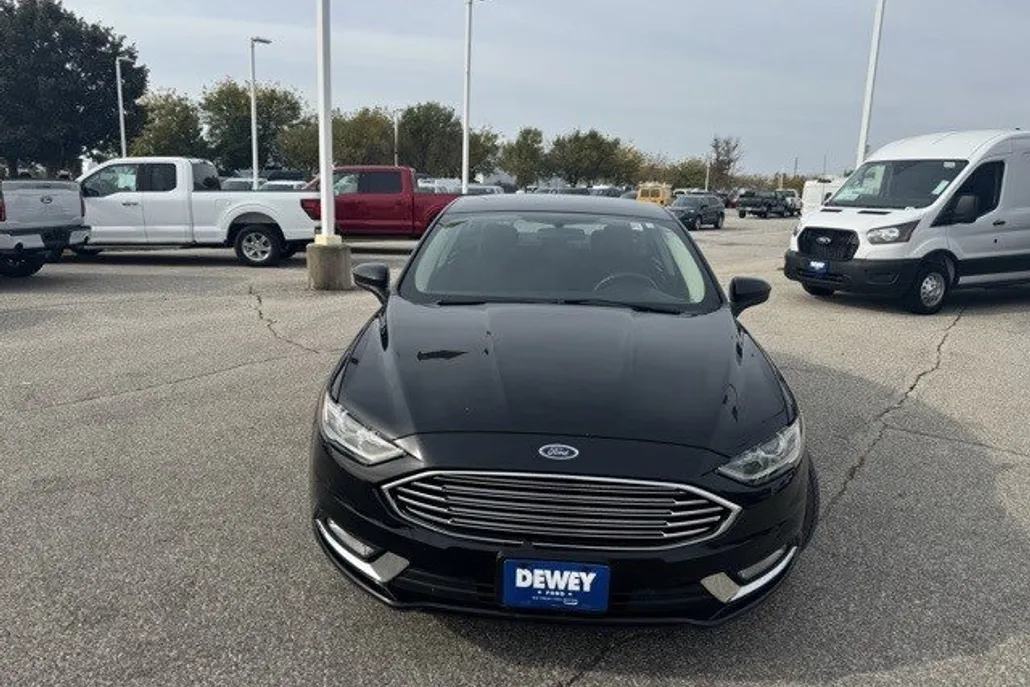 2018 Ford Fusion S photo 1